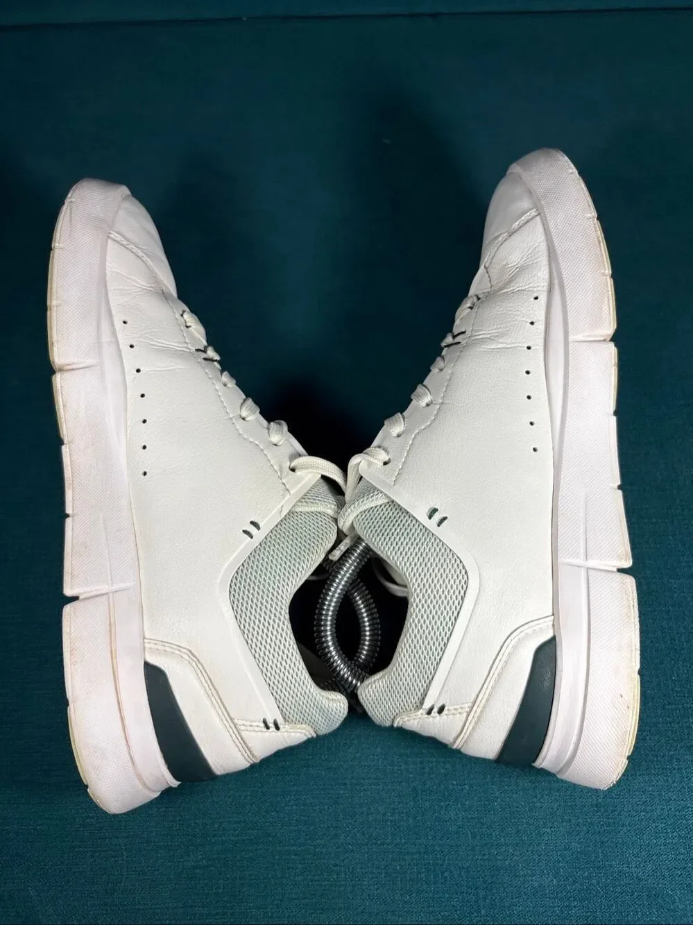 On Cloud THE ROGER Advantage All White Women's Size 9 Tennis Sneakers Shoes